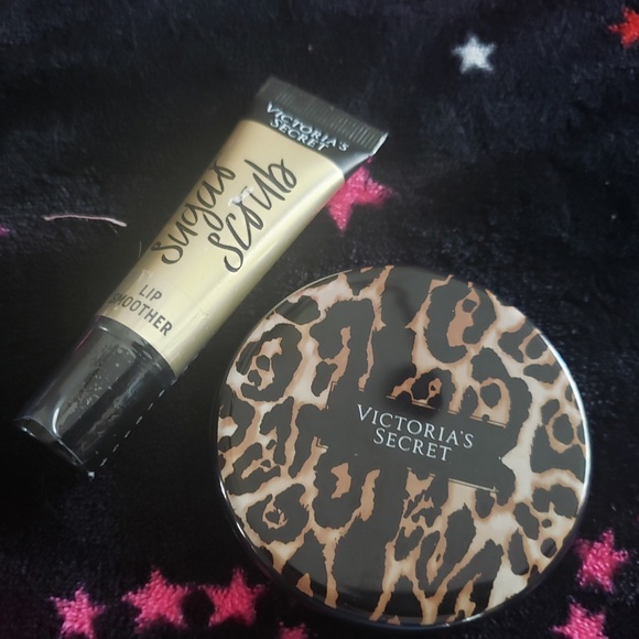 Victoria's Secret Other - VS Compact Mirror & SUGAR SCRUB Lip Smoother Set